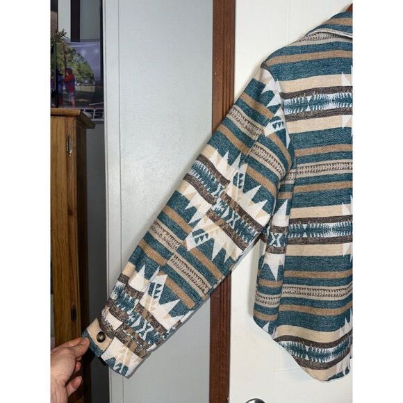 NWOT BlueโB Collection Tan, Brown & Blue Button Up Aztec Shacket Size Medium - Picture 13 of 14